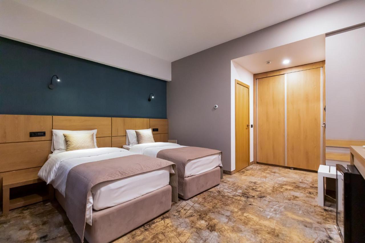 Grand View Hotel & Suites Copou Iasi Exterior foto
